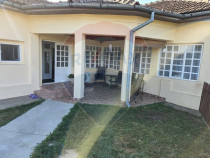 Casă / Vilă cu 4 camere de vânzare în zona Central