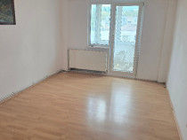 Vand apartament 2 camere decomandat in Deva, zona Micro 15, etaj 7,