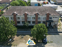 Clădire împunătoare de 540 mp pe 2 nivele în Sânnicolau Mic