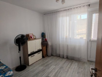 Apartament renovat 4 camere Micro 16 complex Siretu