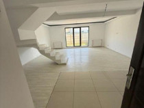 Triplex cu 4 camere|finisaje de calitate|pozitie buna