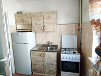 Apartament 2 camere, etaj 2,cu boxa in proprietate,zona Sc.nr.2-Asirom