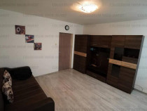 Garsoniera spatioasa, mobilata, utilata, etaj intermediar, Tractorul!