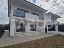 Casa de vanzare 380mp teren liber 4 camere 2 parcari Selimba