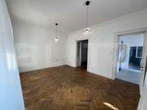 Spatiu comercial 4 camere, 130 mp, zona Piata Mare