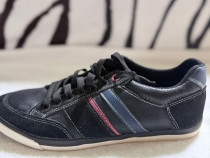 Teniși eleganți - 44 Noi