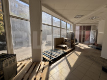 Spatiu comercial 121 mp, vitrina, 1 Mai