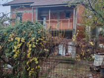 Oras Pantelimon Lebedei casa p+1+M 3 camere 159900eur