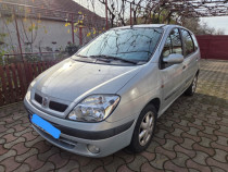Renault rezzo masina