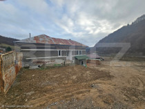 Casă veche cu 4 camere, demisol, teren 300 mp, zona Câmpen
