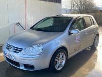 Vw golf 5 1.6 2009 Benzina