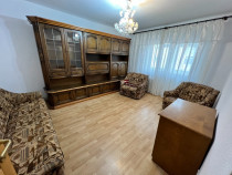 INCHIRIEZ apartament 4 camere decomandat, zona Vasile Aaron