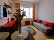 Tur 3D! Mica rezidenta,luminoasa,mobilata, accesorizata,loc