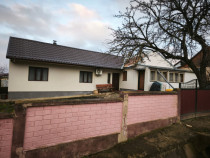 Casa de vanzare, cu 3 camere, 80 mp, 900 mp teren, Siret