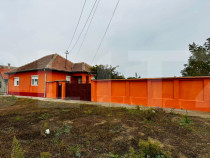 Casa de vanzare in Macea, teren 942 mp