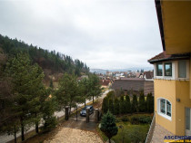 Resedinta cu atmosfera familiara,peisaj imersiv,amplasare pr