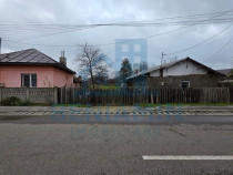 Teren Carcea 923mp Intre case zona buna toate utilitatile...