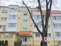 Apartament 4 cam. de vanzare Sanmartin, bloc nou reabilitat