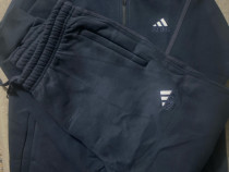 Trening de bărbați gros vătuit