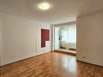 Garsoniera Etaj 1 - 500 M Lacul Noua