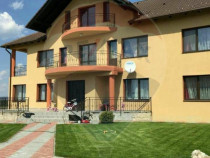 Vilă de &icirc;nchiriat in SANPETRU - zonă liniștită, curt...