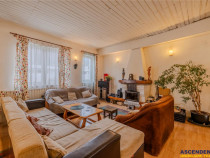 Locuinta cu caracter,doua niveluri,4 camere,terasa,garaj,cur