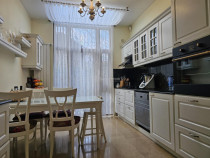 4 cam floreasca, plus 1 cam mansarda(birou), in vila, curte,