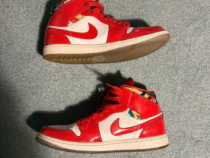 Jordan 1 mid se rosu
