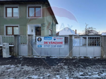 Casă / Vilă cu 3 camere de v&acirc;nzare &icirc;n zona Central