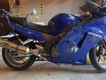 Motocicleta Honda CBR 1100XX Super Blackbird