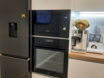 Cuptor Electrolux 72 l, Clasa A+, Autocuratare pirolitica