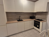 &Icirc;nchiriez apartament 2 camere cu parcare