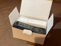 Doua seturi de controllere wii