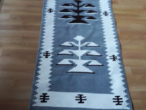 Carpeta noua din lana, lucrata manual la război de țesut