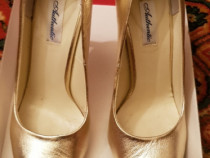 Pantofi dama aurii
