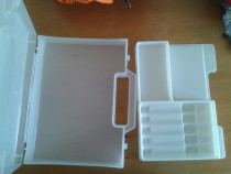 Casetă /cutie plastic cu mâner