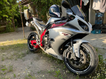 Motocicleta Yamaha r1 big bang