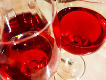 Vin Diverse sortimente: alb,roze sau roșu