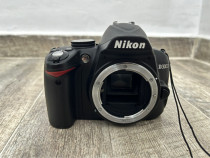 Nikon D3000 + Obiectiv 15-55 mm