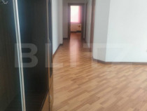 Apartament 3 camere, etaj intermediar, 78 mp, Radauti