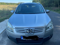 Nissan Qashqai +2 masina