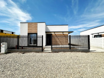 Casa individuală 4 camere - 2 băi - teren 440mp - Strada Miorița