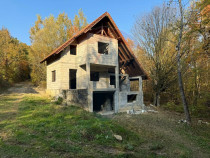 CASA VACANTA - lac Mujdeni localitatea Orașul Nou