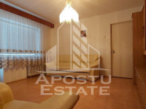 Apartament 2 camere, semidecomandat, zona romanilor