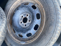 Vand anvelope 195/65/15 Bridgestone de iarna cu jante