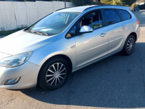 Opel Astra J 2011