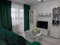 Apartament cu 3 camere, semidecomandat, 5 minute de piata si de Penny