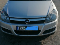 Opel Astra H masina