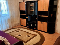 Inchiriez apartament 3 camere Vasile Aaron, str. Negoveanu