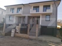 Casa cuplata de vanzare, 180 mp, 250 teren, zona de case !